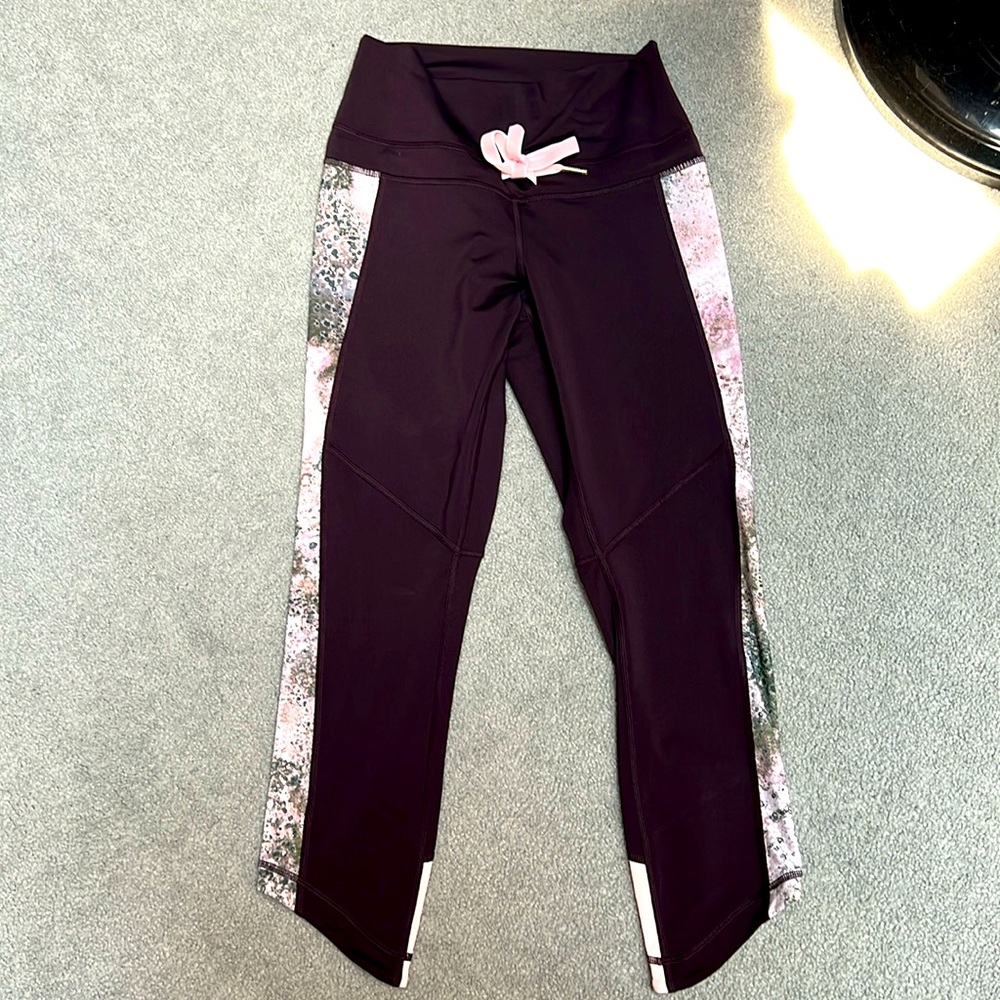 BNWT Lululemon 7/8 crop May be older styler? But this was when they made 2 last